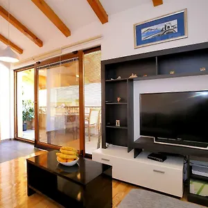  Apartment Julijana